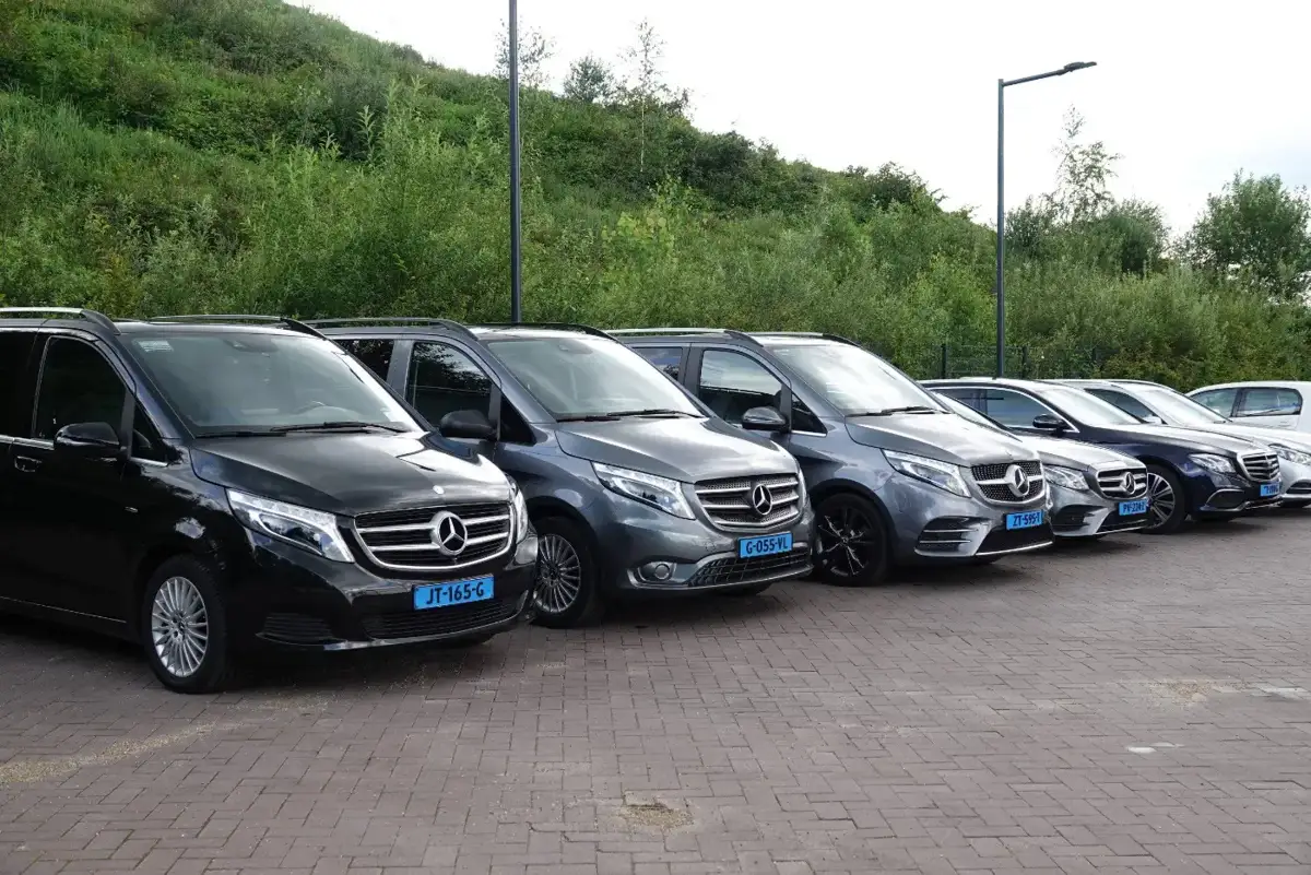 Mercedes V-Klasse taxibussen van Taxi Gilze voor groepsvervoer
